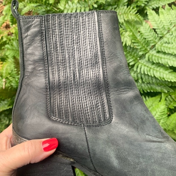 Jeffrey Campbell, Leather 3” Heel boot charcoal gray silver Western accents 6.5 - Picture 5 of 7